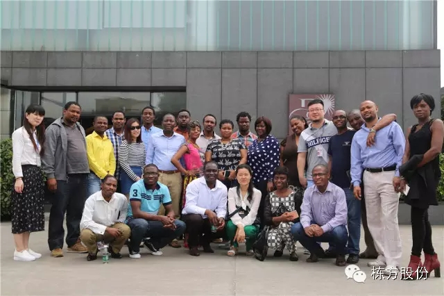 “對中國美妝產(chǎn)品的信心來自棟方！”——中山大學(xué)IMPA國際代表團(tuán)蒞臨棟方股份參觀研討